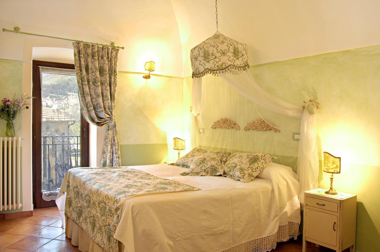 La Casa Dei Nonni Castelbianco Bed & Breakfast Colletta Exterior photo