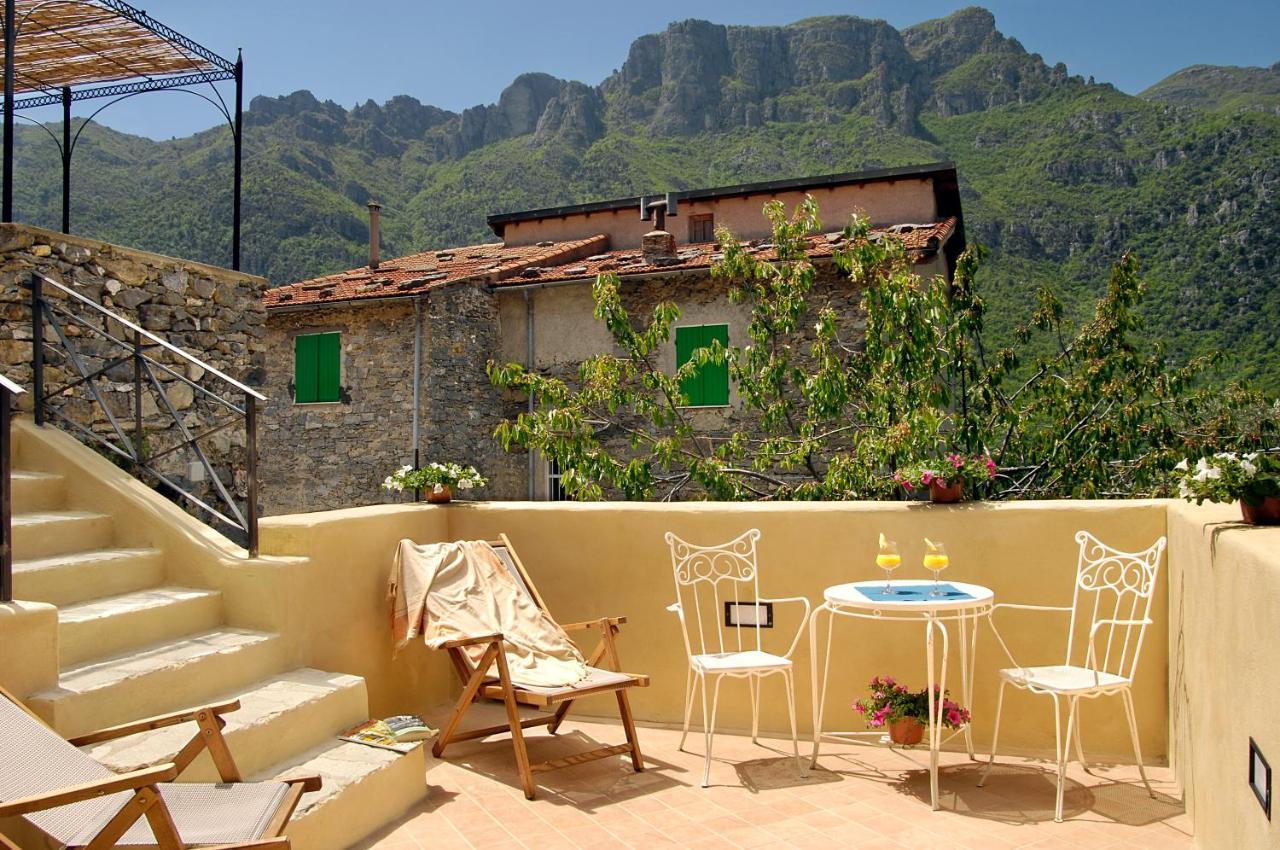La Casa Dei Nonni Castelbianco Bed & Breakfast Colletta Exterior photo