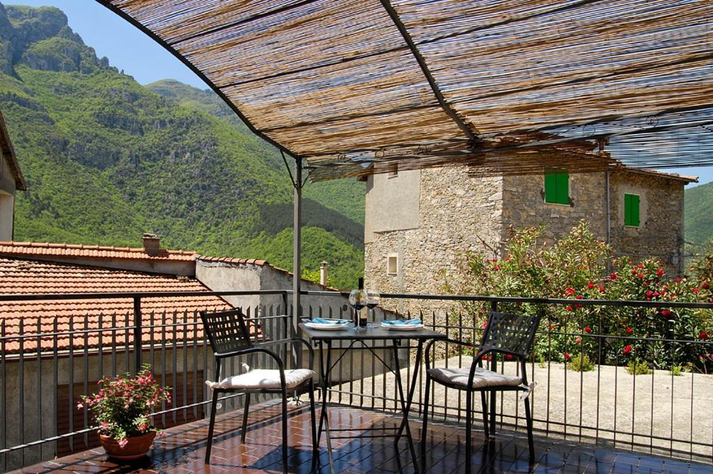 La Casa Dei Nonni Castelbianco Bed & Breakfast Colletta Exterior photo