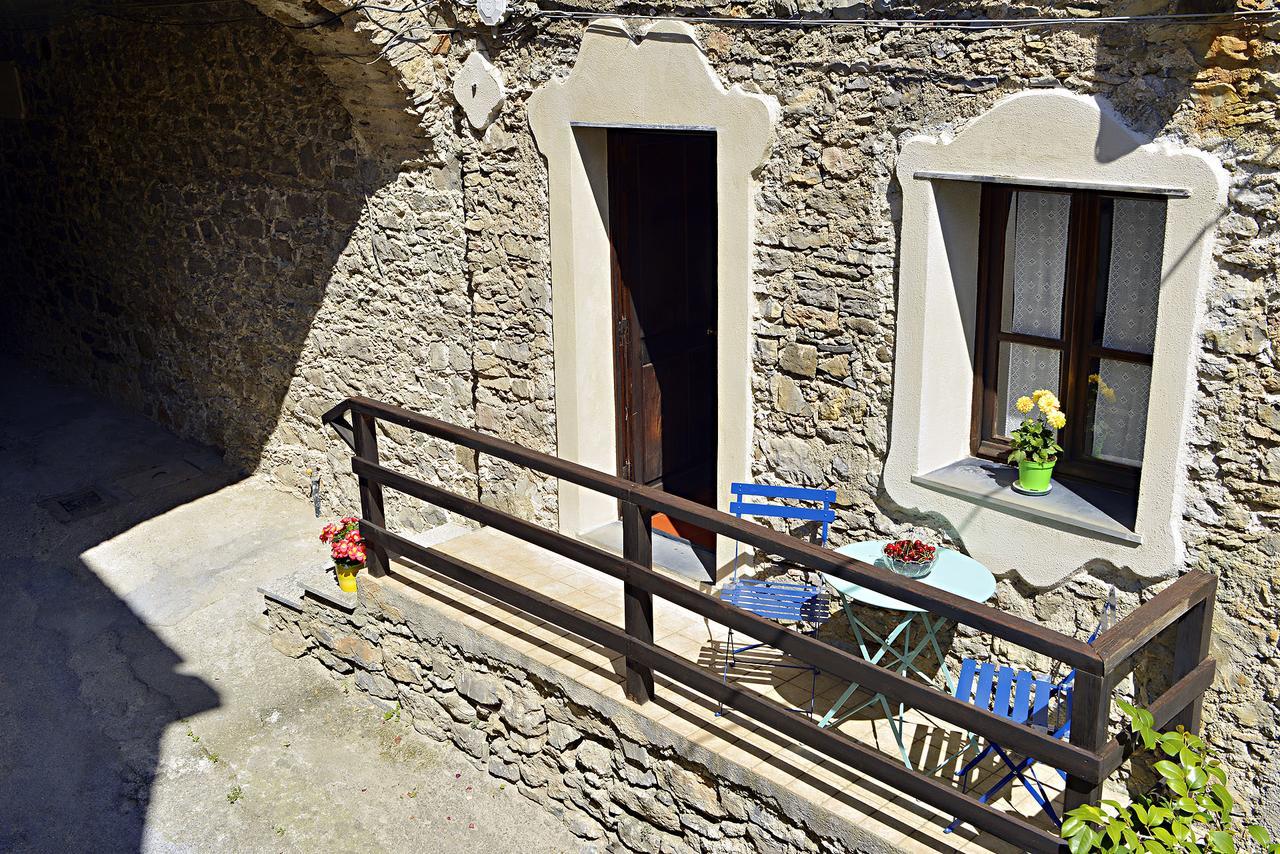 La Casa Dei Nonni Castelbianco Bed & Breakfast Colletta Exterior photo